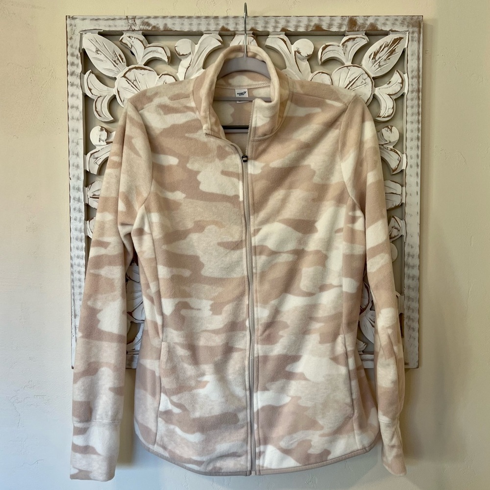 NWT Old Navy Pink and White Camo Fleece Zip Up (Small)